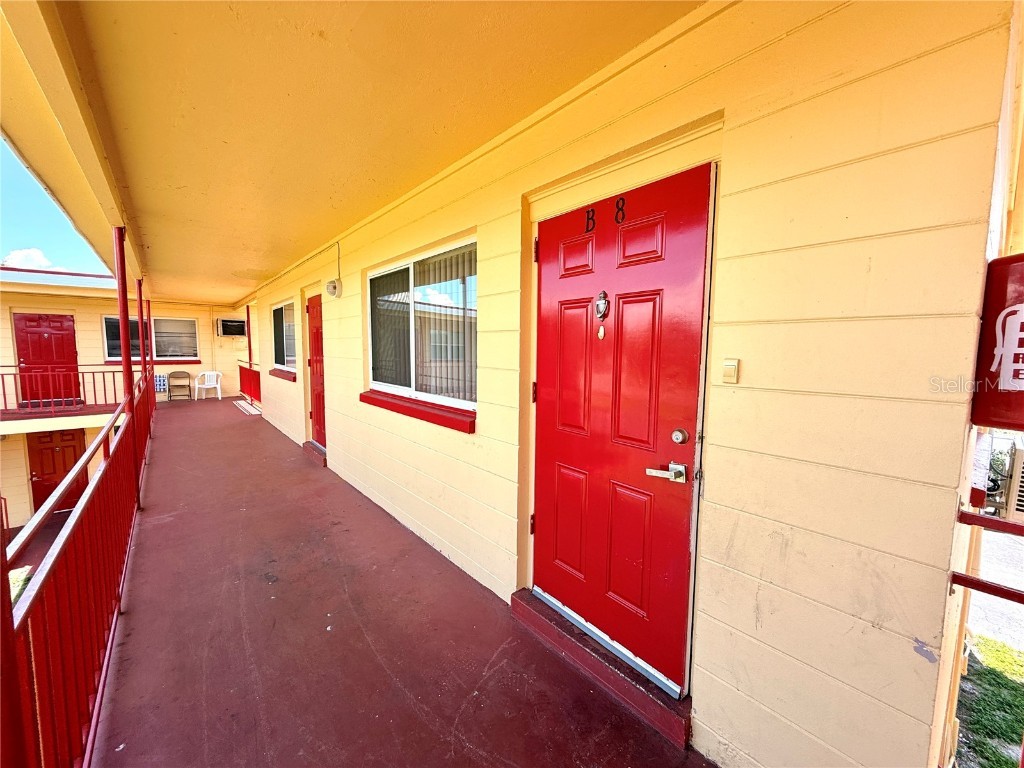 1050 62nd Ave South #E-4 Saint Petersburg FL 33705 TB8419370 image1