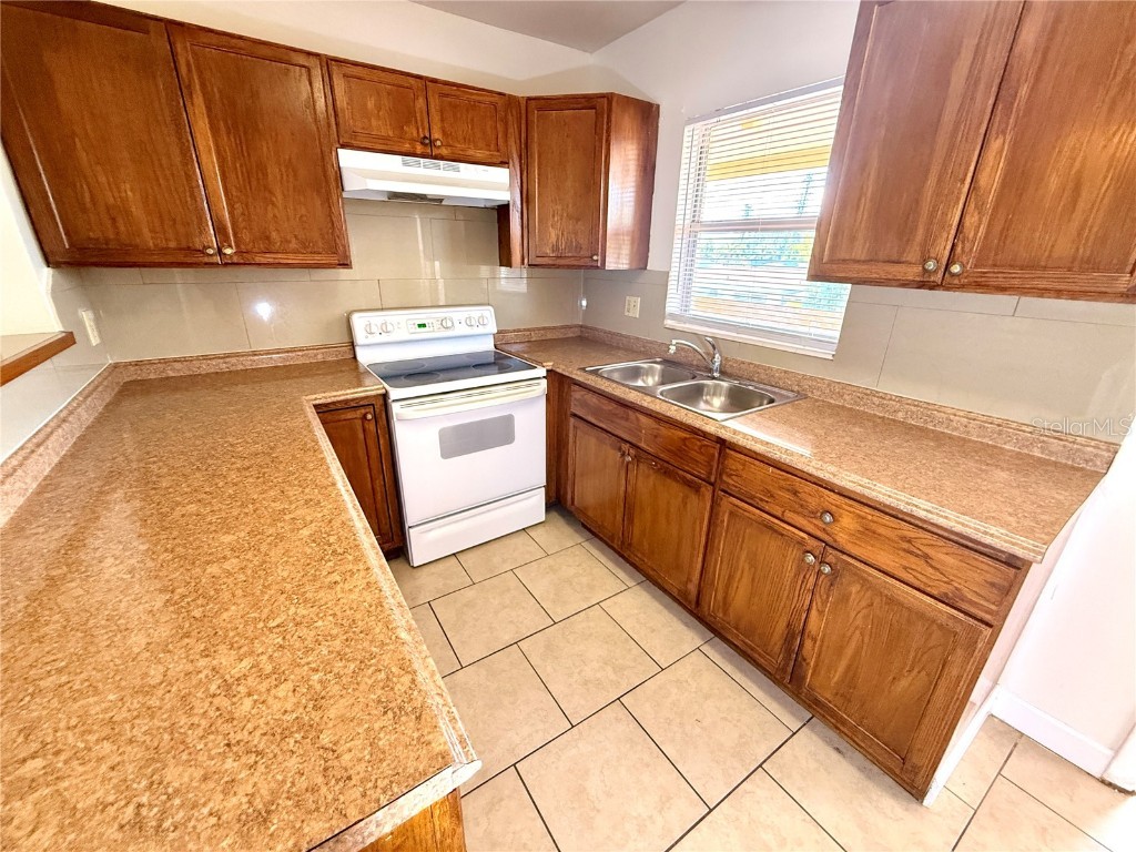 1050 62nd Ave South #E-4 Saint Petersburg FL 33705 TB8419370 image11