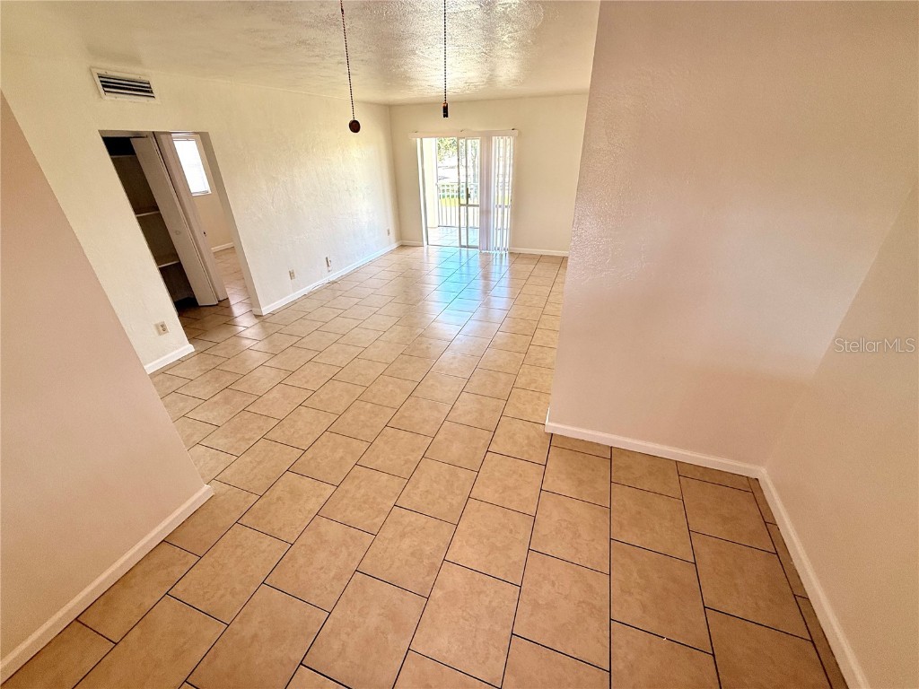 1050 62nd Ave South #E-4 Saint Petersburg FL 33705 TB8419370 image16