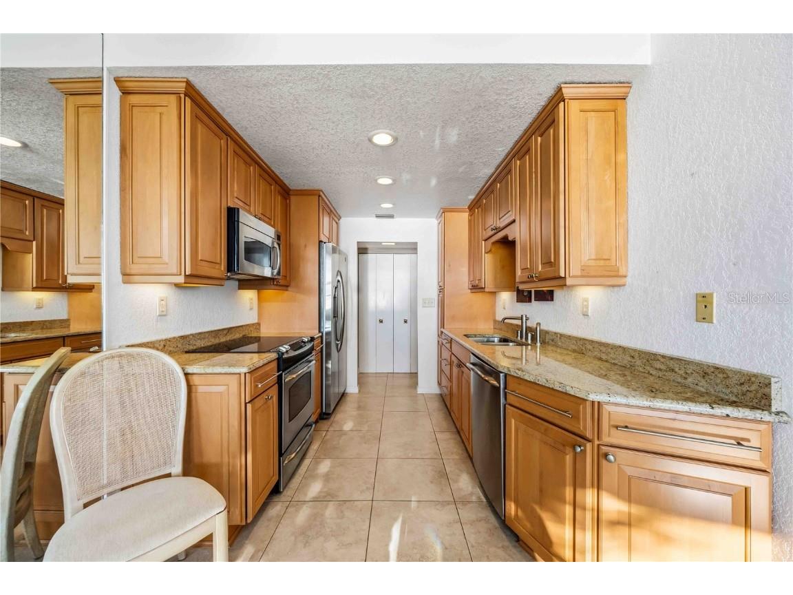 1050 Longboat Club Road #301 Longboat Key FL 34228 - GULF OF MEXICO A4672422 image21