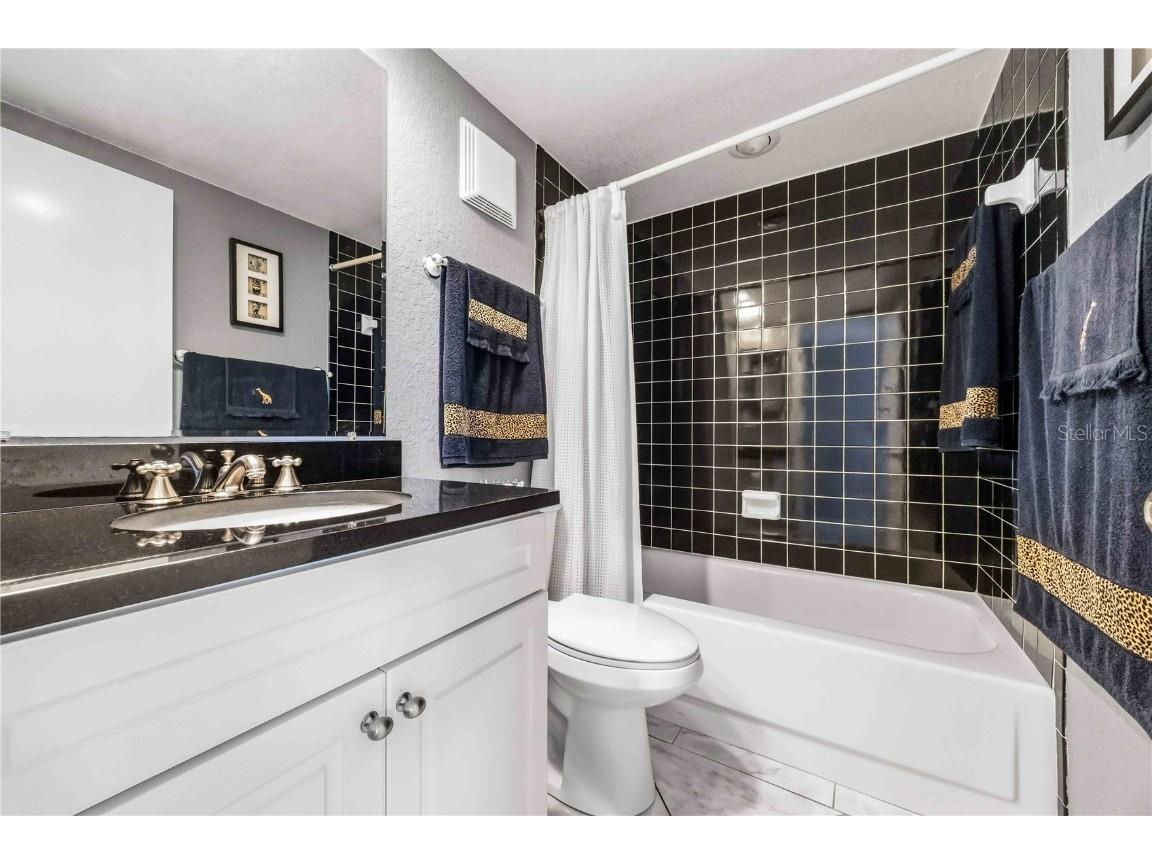 1050 Longboat Club Road #301 Longboat Key FL 34228 - GULF OF MEXICO A4672422 image24