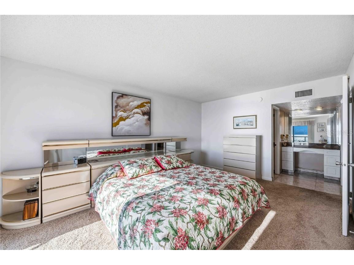 1050 Longboat Club Road #301 Longboat Key FL 34228 - GULF OF MEXICO A4672422 image31