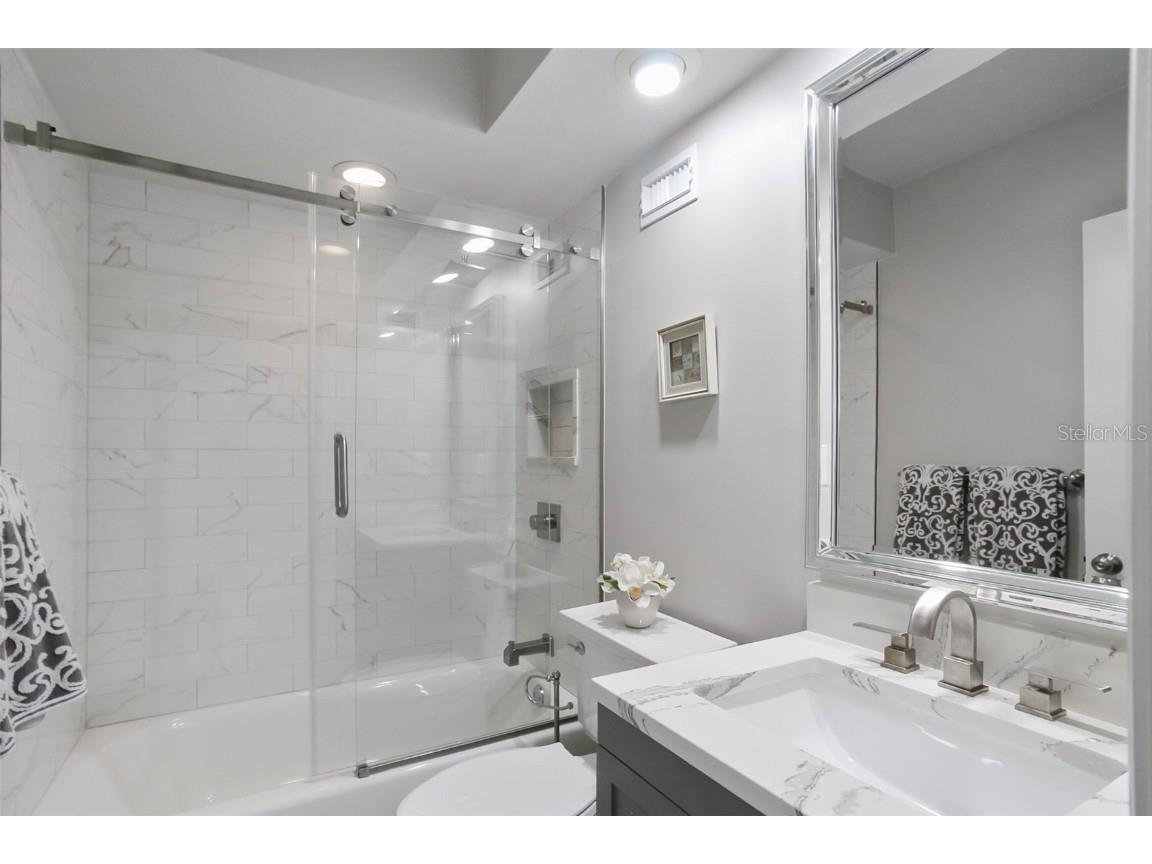 1050 Longboat Club Road #702 Longboat Key FL 34228 A4658787 image32