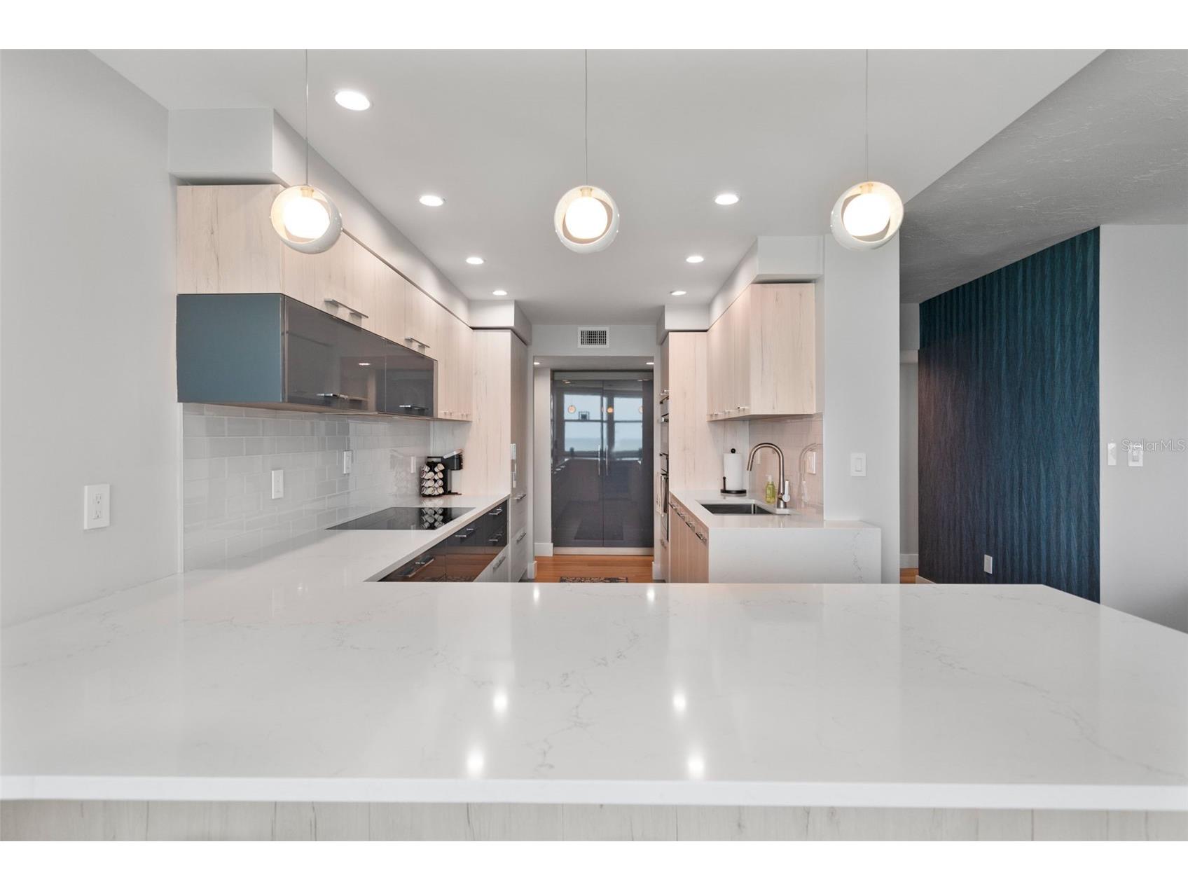 1050 Longboat Club Road #901 Longboat Key FL 34228 A4694717 image10