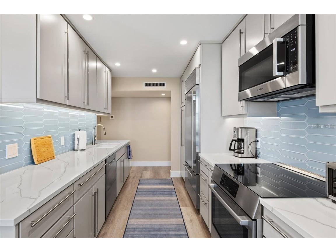 1050 Longboat Club Road #903 Longboat Key FL 34228 - GULF OF MEXICO A4647430 image20