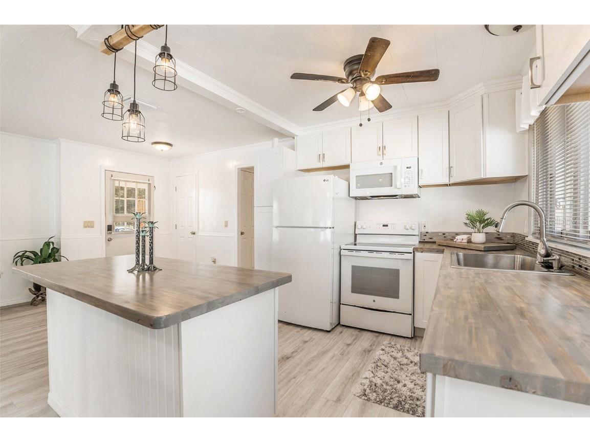 1050 N Midiron Point Crystal River FL 34429 TB8452357 image13