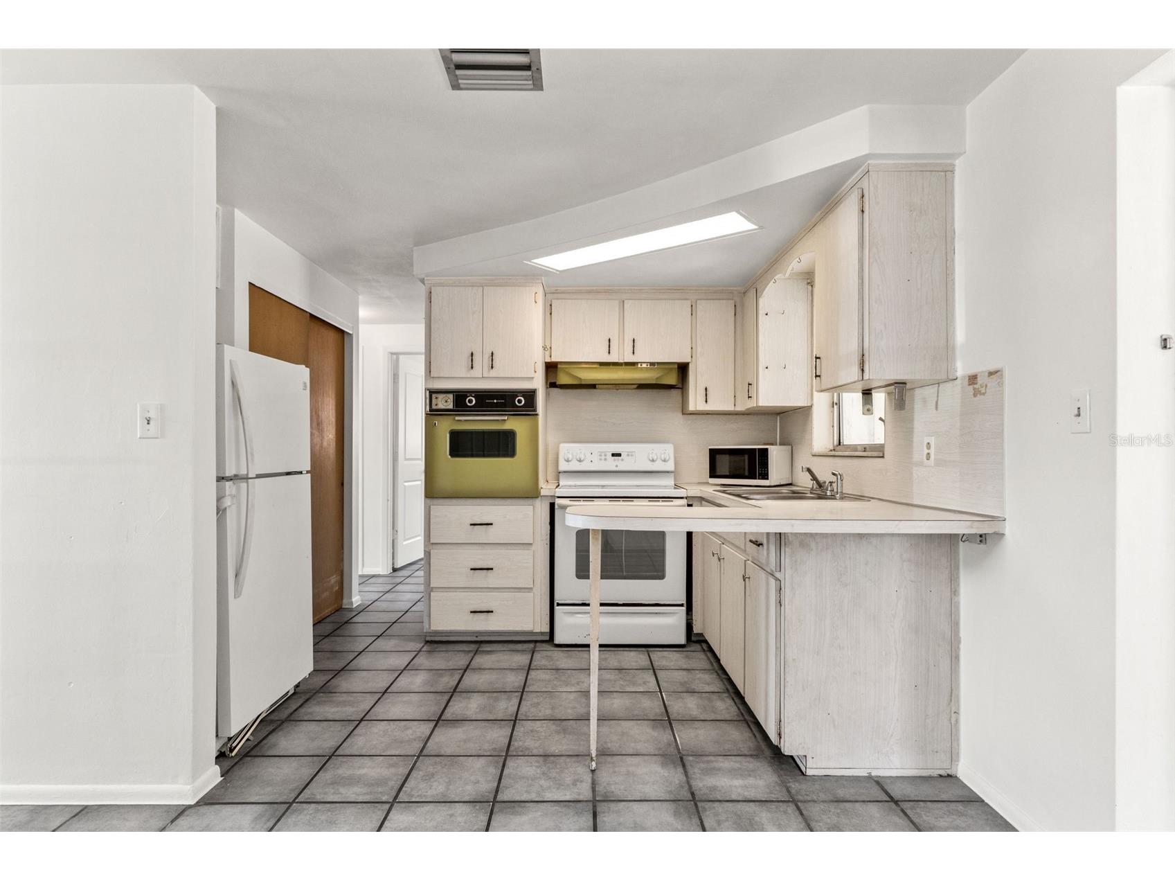 1050 Saxon Lane Holiday FL 34691 W7884854 image10