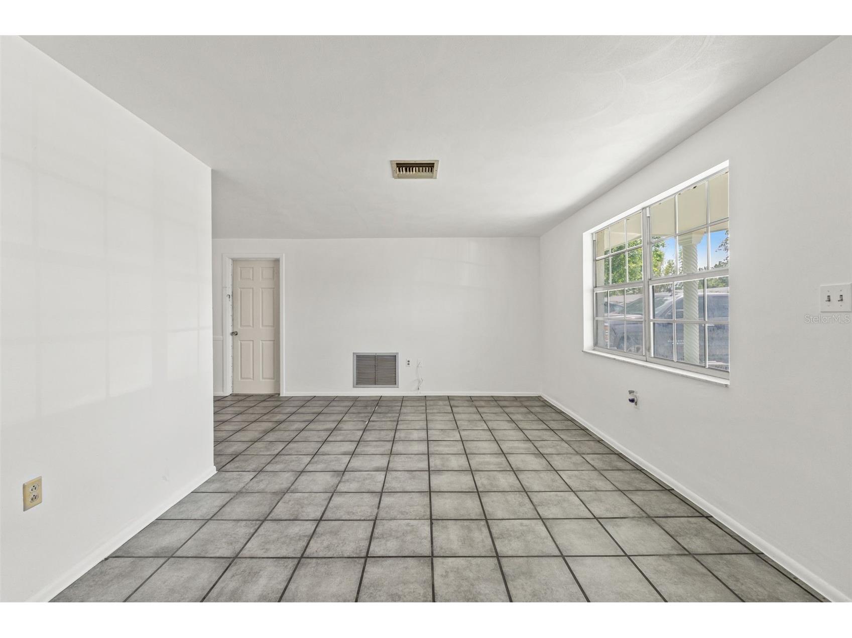 1050 Saxon Lane Holiday FL 34691 W7884854 image2