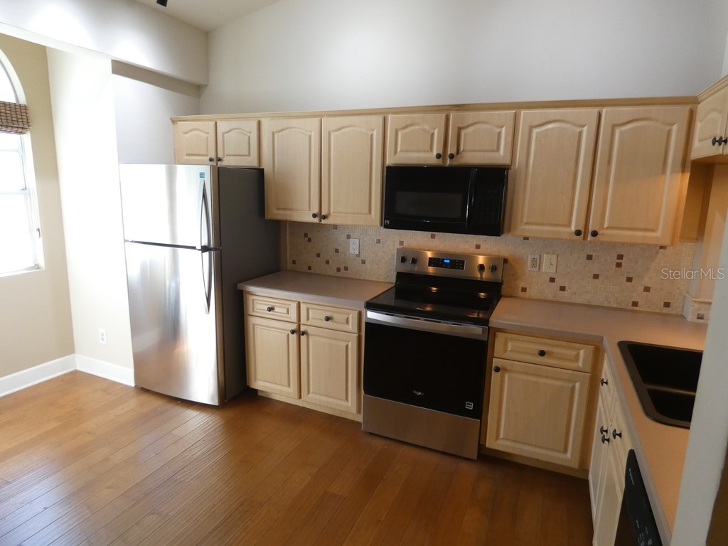 1050 Starkey Road #405 Largo FL 33771 W7883490 image3