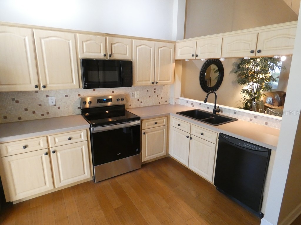 1050 Starkey Road #405 Largo FL 33771 W7883490 image9