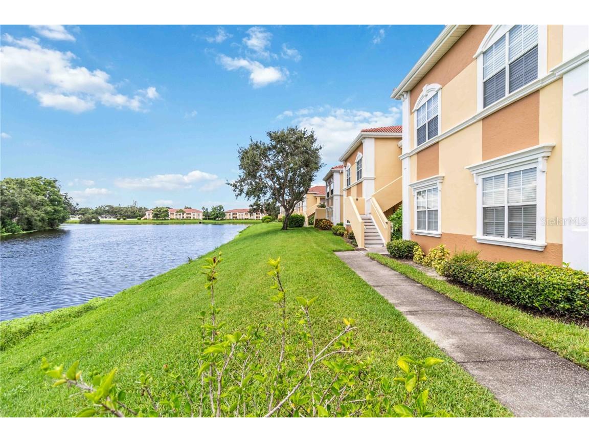 1050 Villagio Circle #206 Sarasota FL 34237 A4661090 image1
