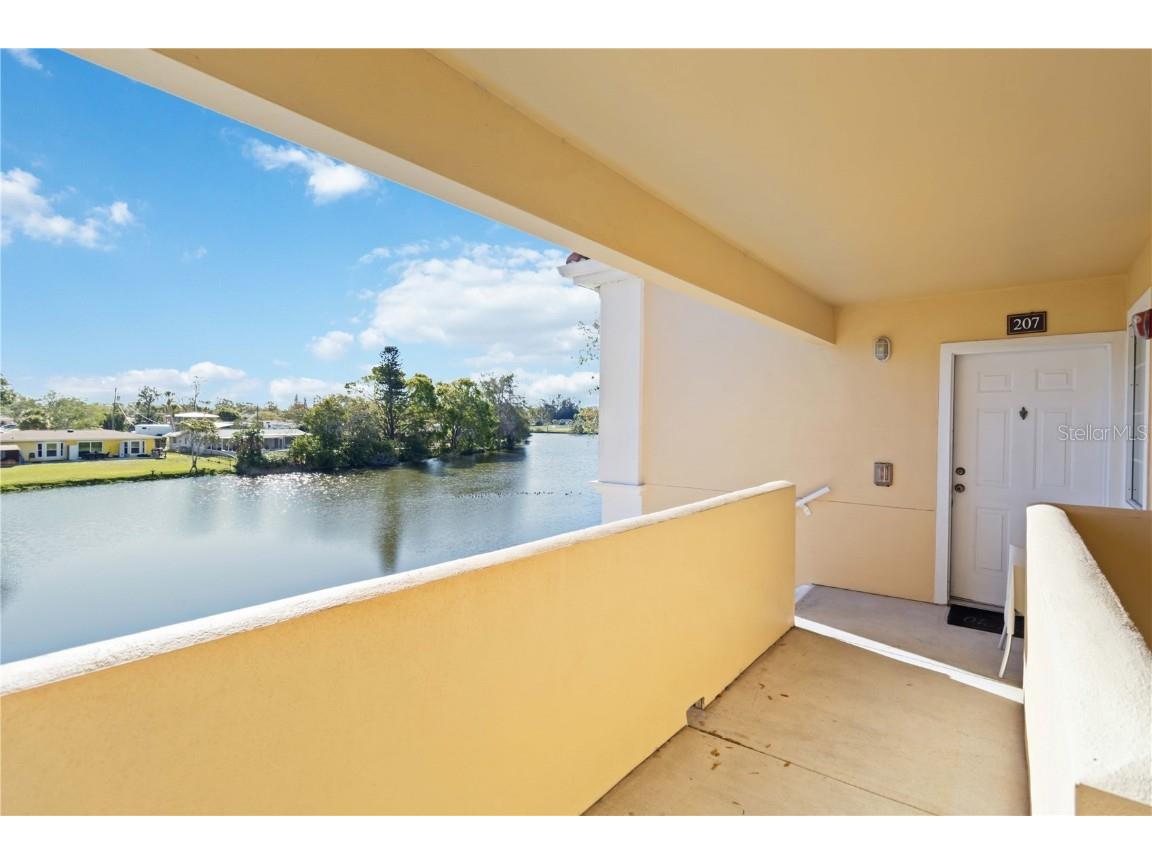 1050 Villagio Circle #206 Sarasota FL 34237 A4661090 image8