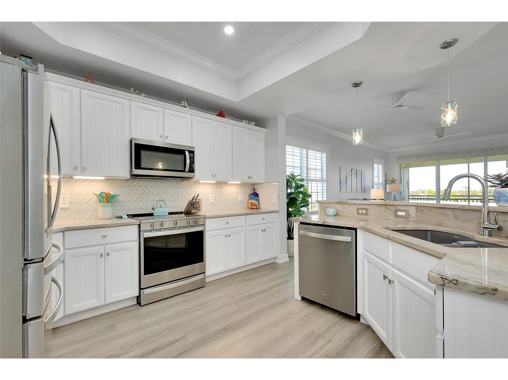 10501 Amberjack Way #301 Englewood FL 34224 - LEMON CREEK N6142365 image3