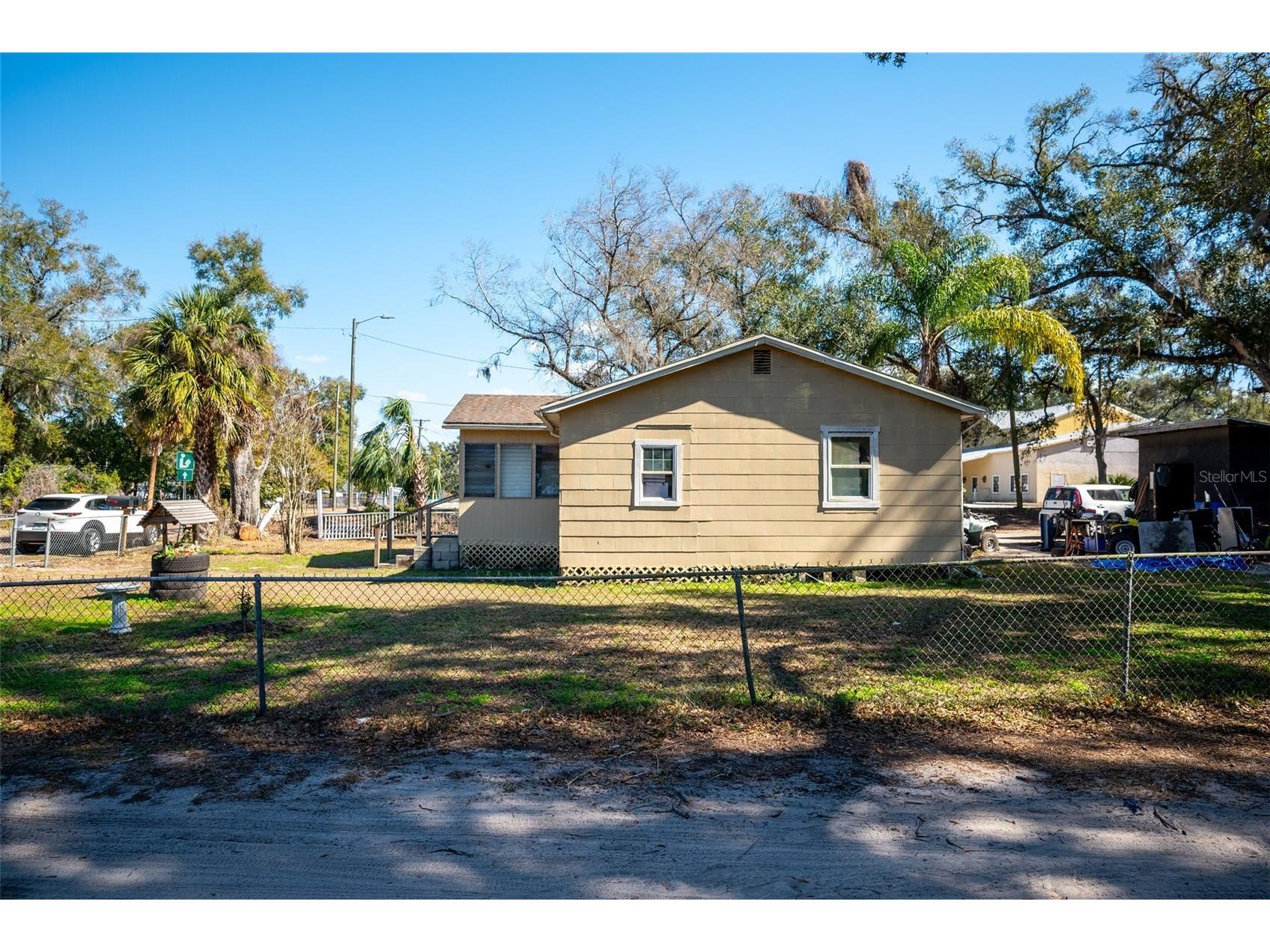 10507 Main Street Thonotosassa FL 33592 C7523460 image17