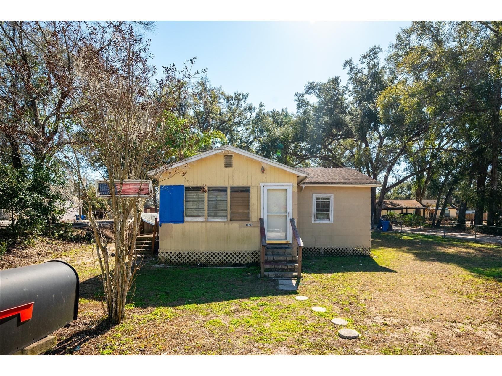 10507 Main Street Thonotosassa FL 33592 C7523460 image2