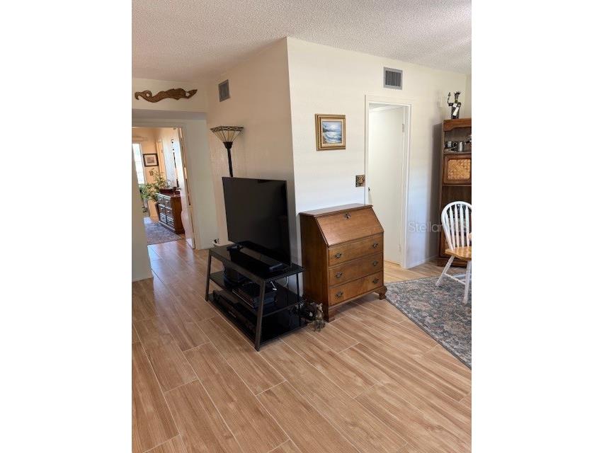 1051 79th Avenue N #202 Saint Petersburg FL 33702 TB8474197 image9