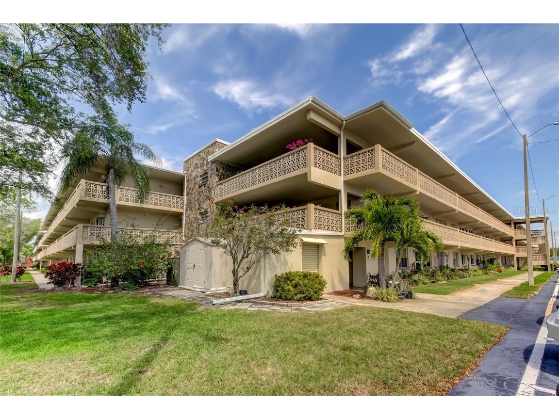 1051 79th Avenue N #208 Saint Petersburg FL 33702 U8236551 image1