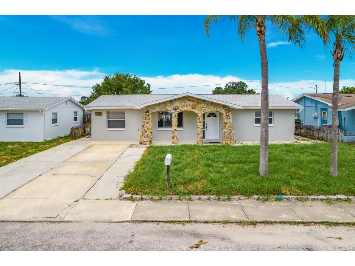 1051 Cornwall Drive Holiday FL 34691 T3466316 image1