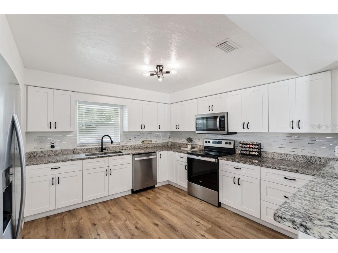 1051 Eva Street Deltona FL 32725 - Clear Lake O6351493 image12