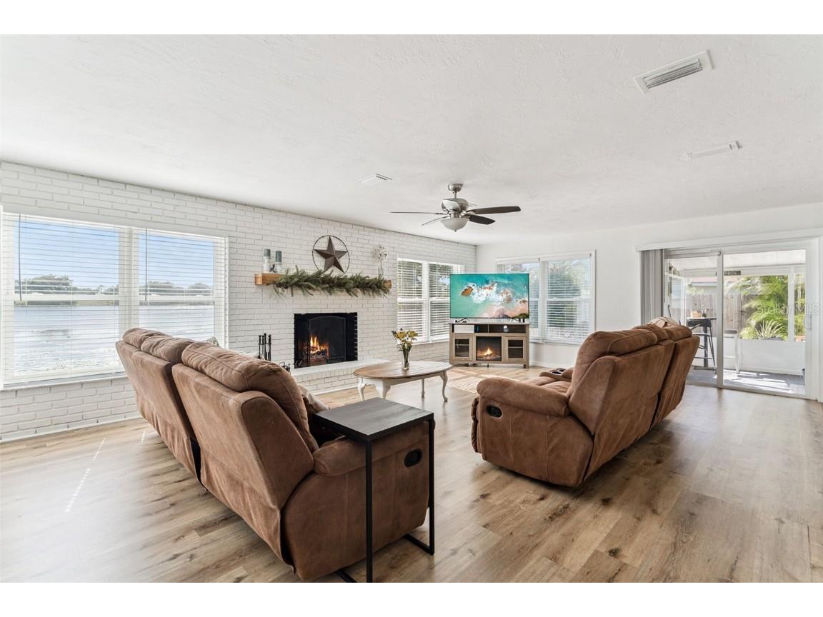 1051 Eva Street Deltona FL 32725 - Clear Lake O6351493 image4