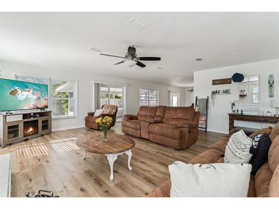 1051 Eva Street Deltona FL 32725 - Clear Lake O6351493 image6