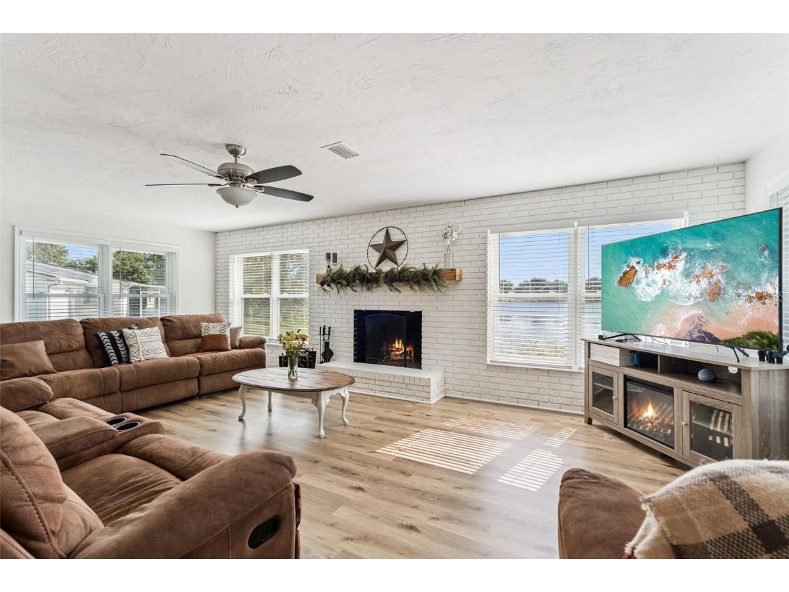 1051 Eva Street Deltona FL 32725 - Clear Lake O6351493 image9