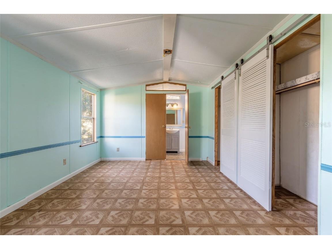 1051 Green Acres Circle N South Daytona FL 32119 V4946380 image5