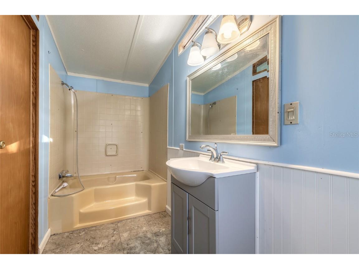 1051 Green Acres Circle N South Daytona FL 32119 V4946380 image7