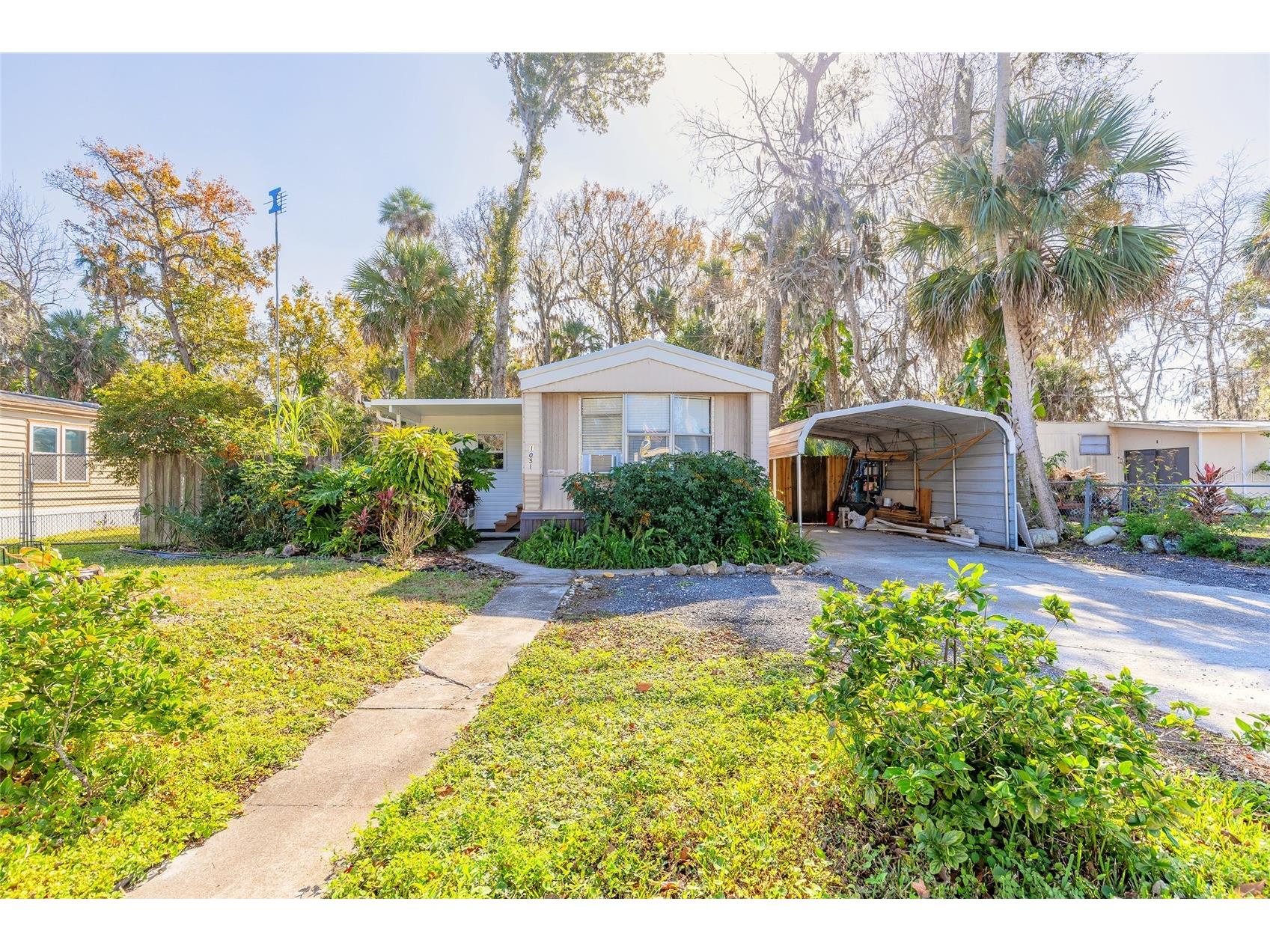 1051 Green Acres Circle N South Daytona FL 32119 V4946380 image2