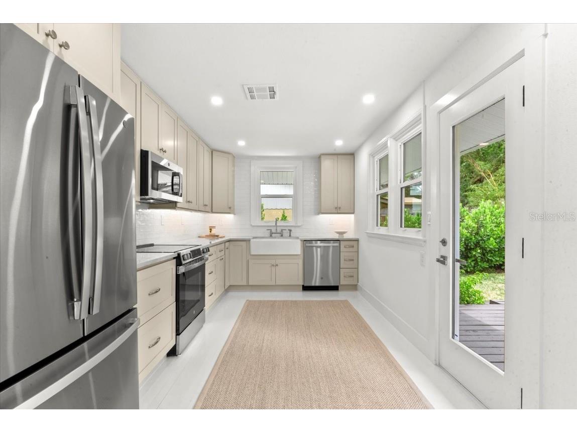 1051 Indian Beach Drive Sarasota FL 34234 A4673503 image12