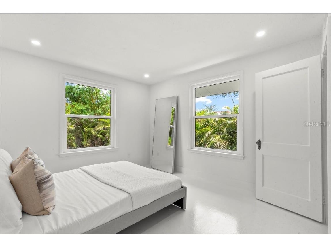 1051 Indian Beach Drive Sarasota FL 34234 A4673503 image15