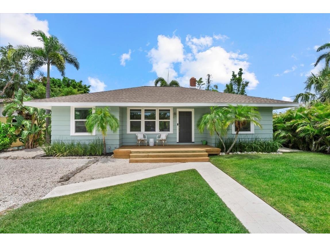 1051 Indian Beach Drive Sarasota FL 34234 A4673503 image2