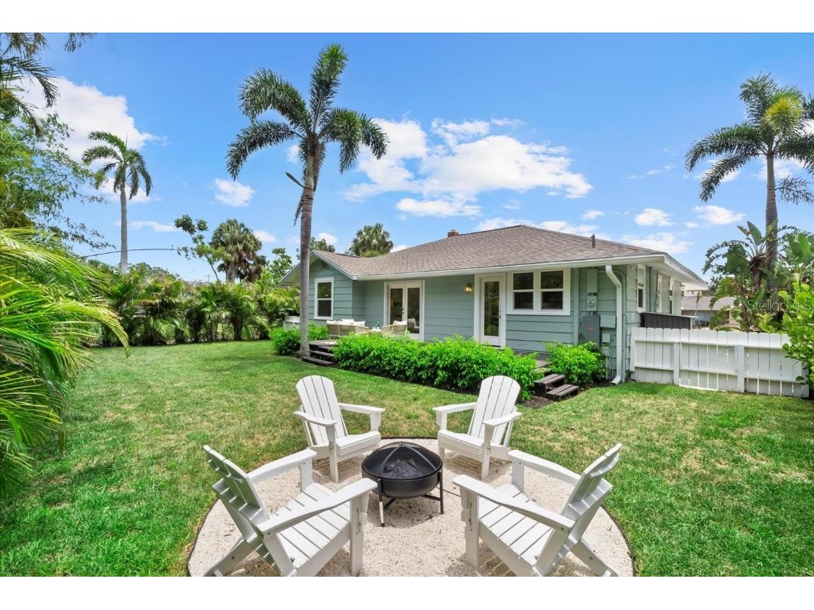 1051 Indian Beach Drive Sarasota FL 34234 A4673503 image5