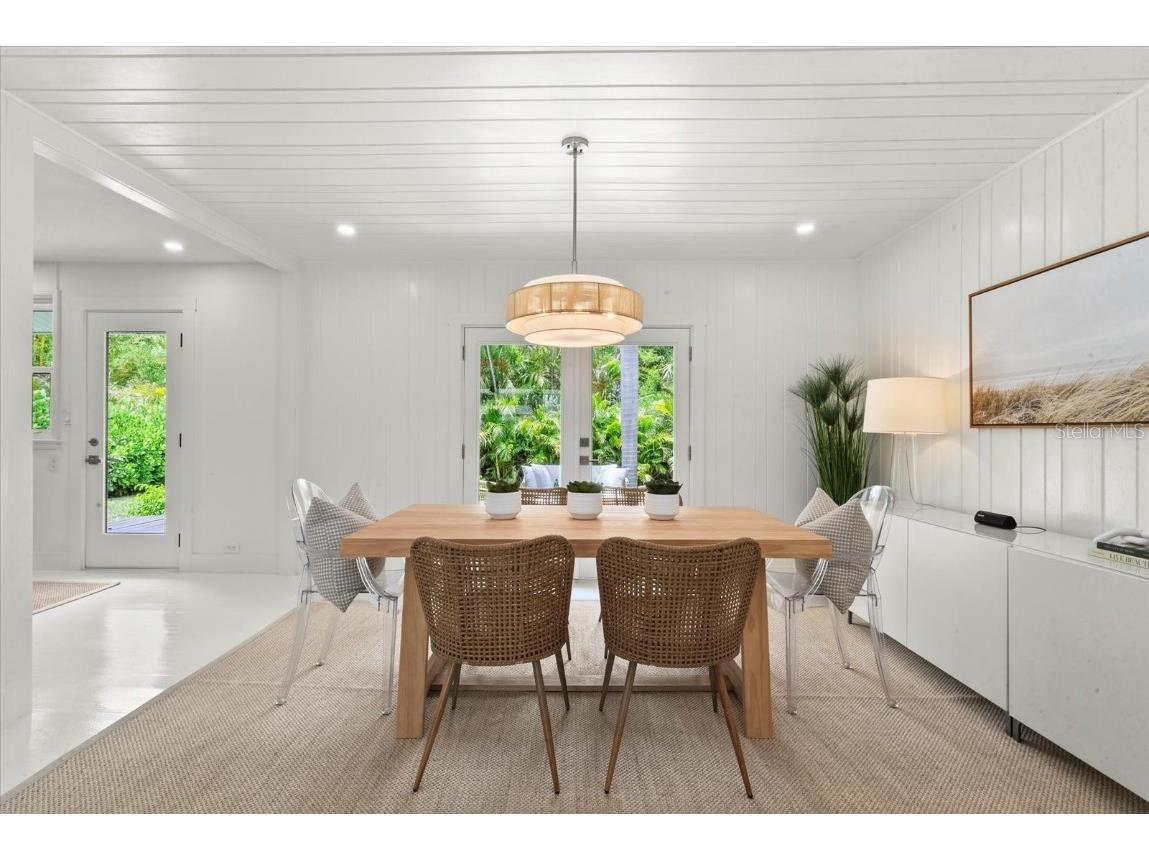 1051 Indian Beach Drive Sarasota FL 34234 A4673503 image8