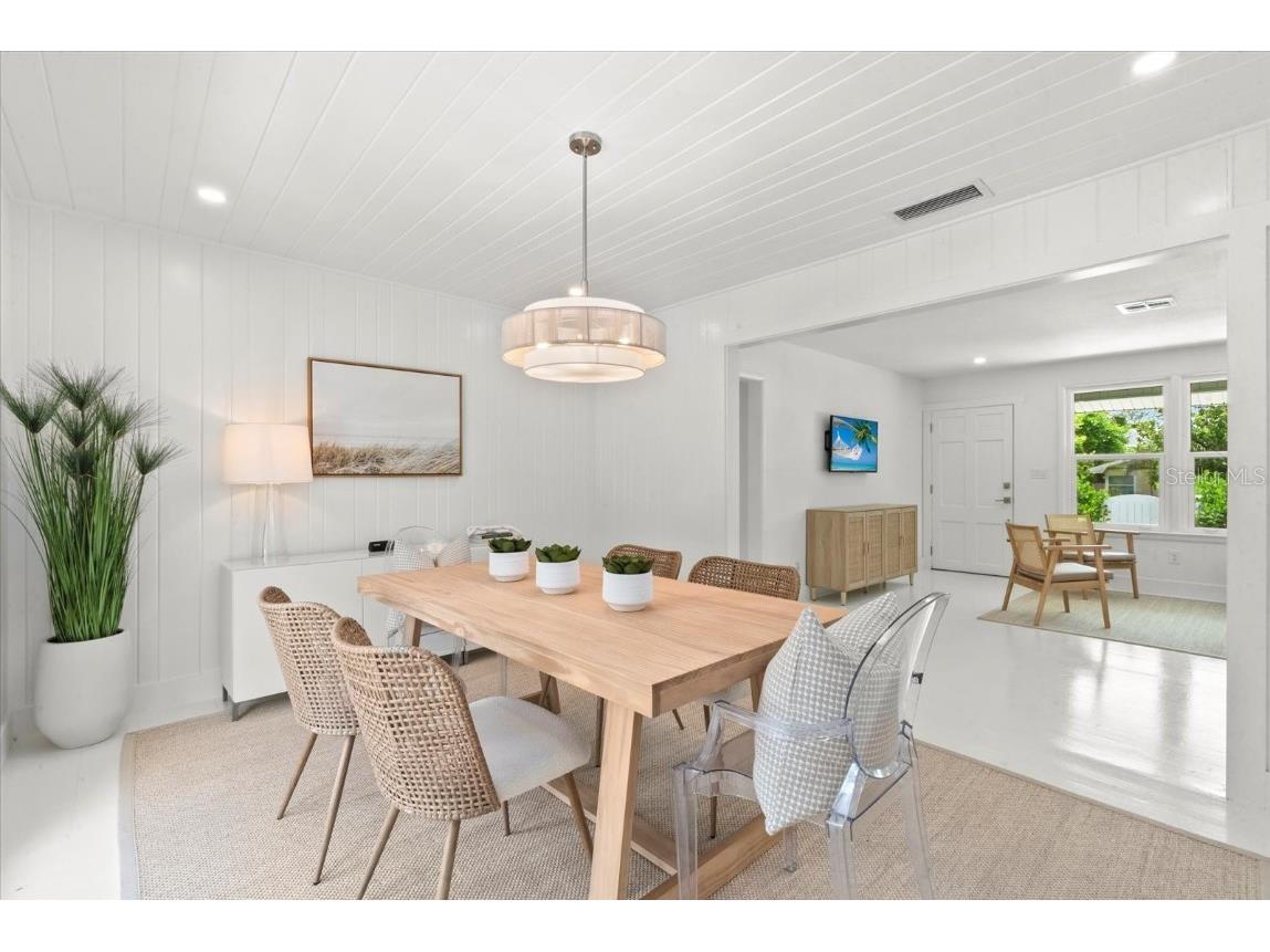 1051 Indian Beach Drive Sarasota FL 34234 A4673503 image9