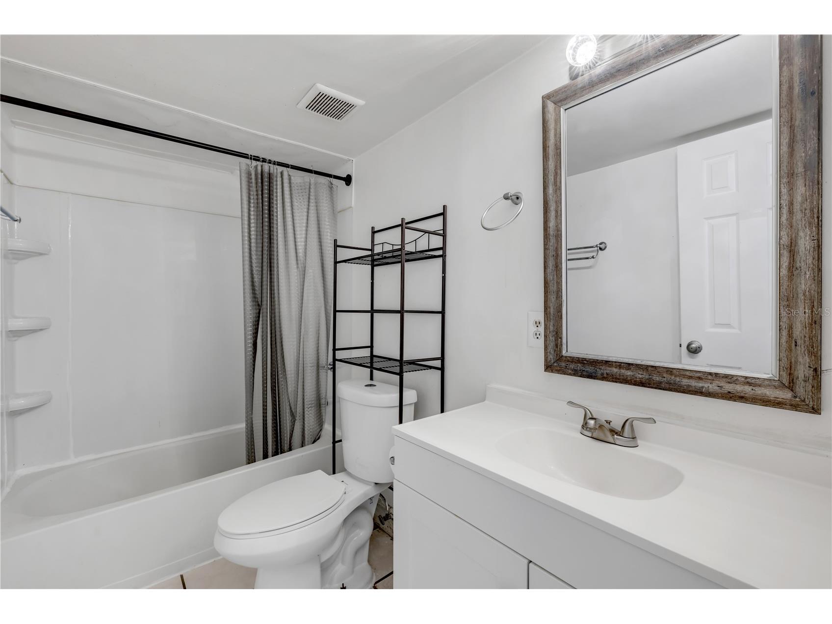 1051 June Terrace Daytona Beach FL 32119 O6401879 image8