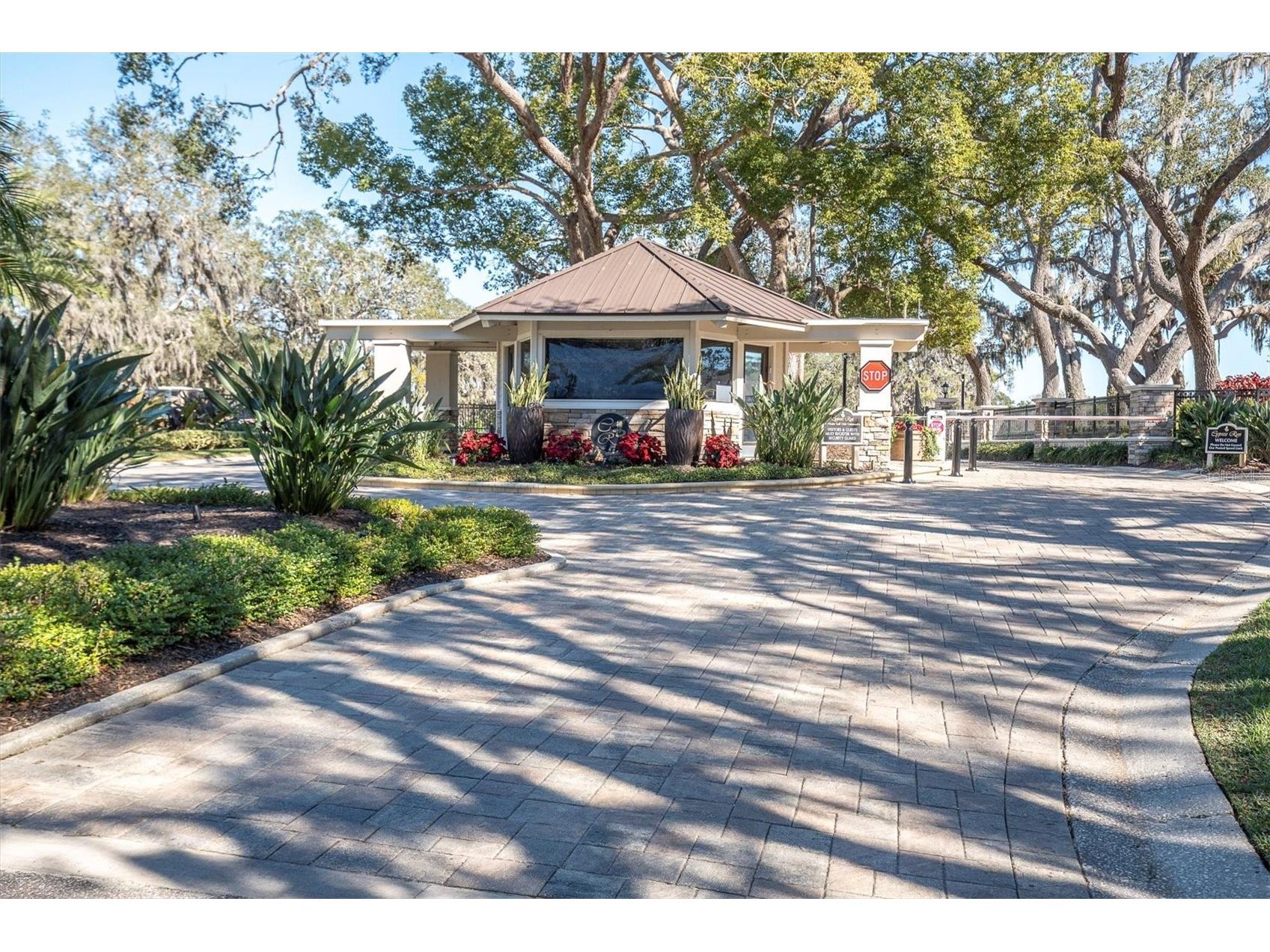 1051 Royal Troon Court Tarpon Springs FL 34688 W7882177 image38