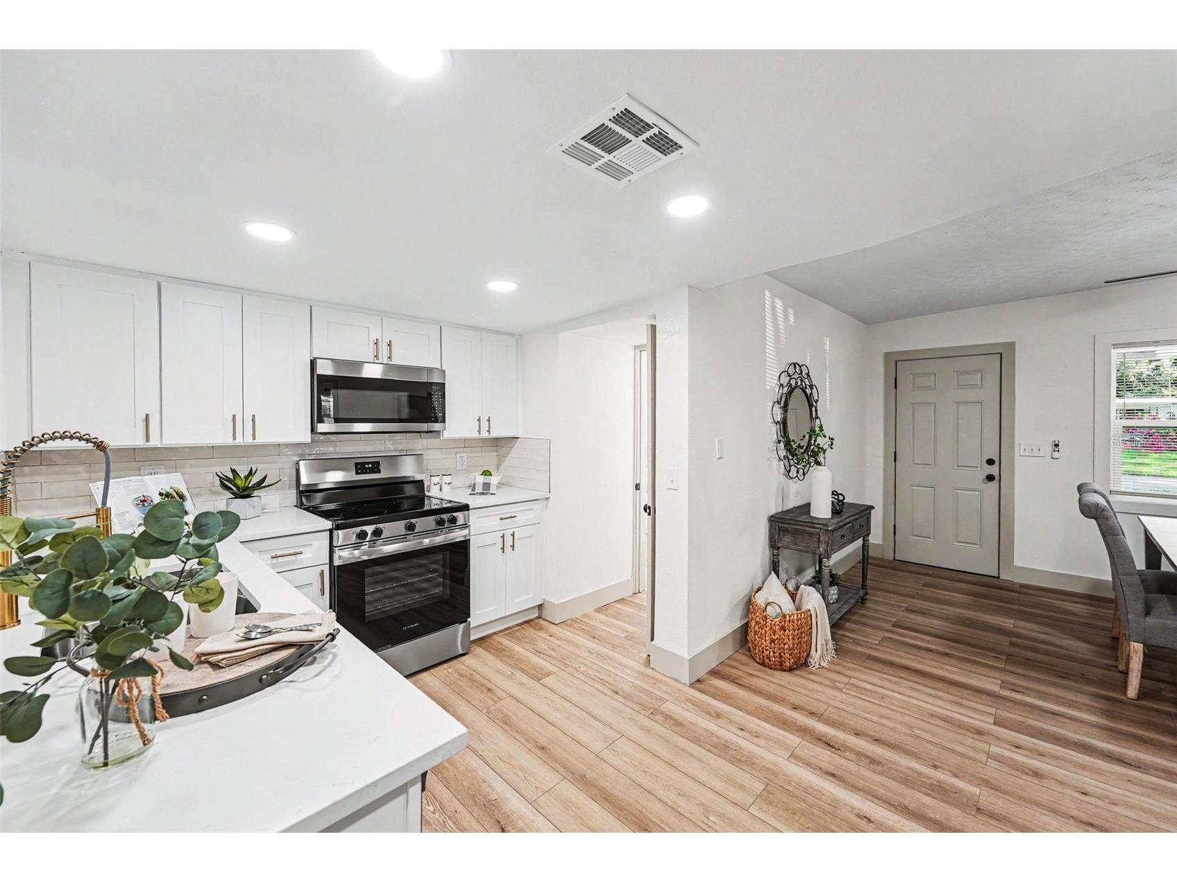 10510 112th Ave Largo FL 33773 TB8516644 image12
