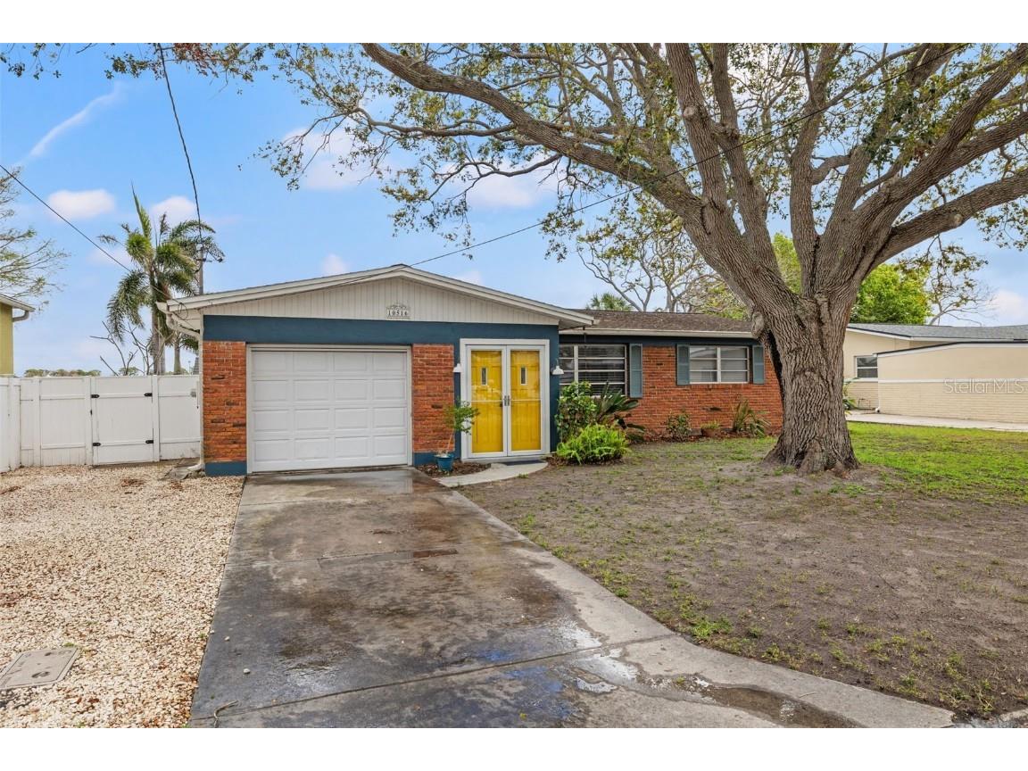 10516 94th Place Seminole FL 33772 - LAKE SEMINOLE TB8358934 image1