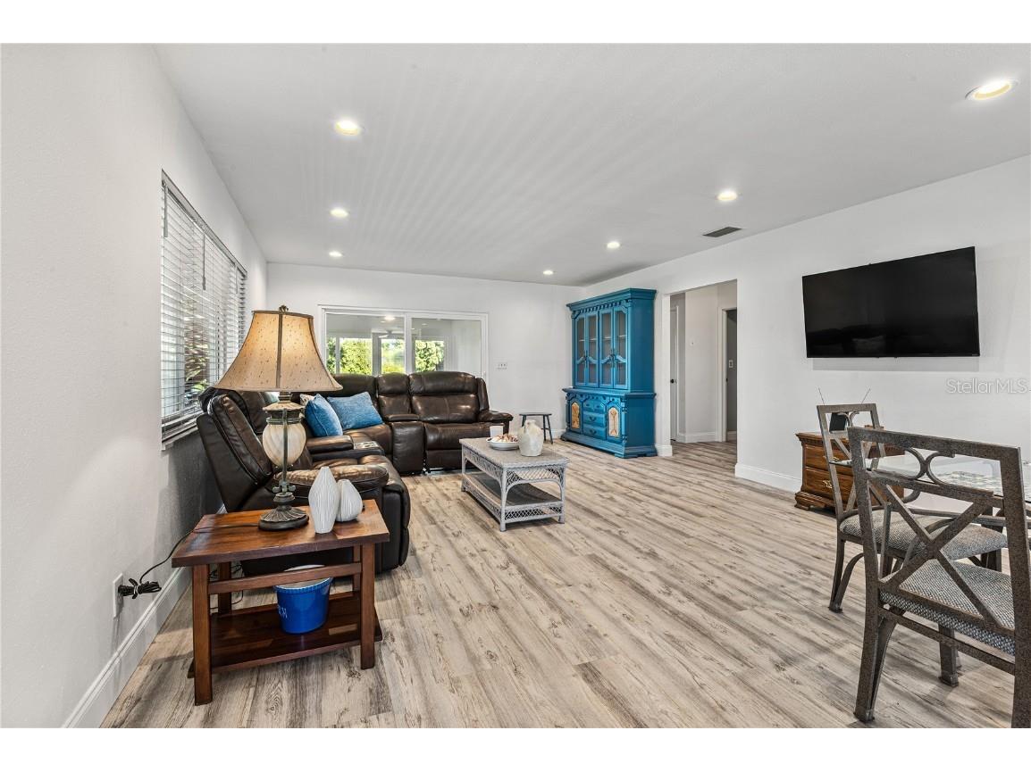 10517 Blossom Lake Drive Seminole FL 33772 TB8432034 image4