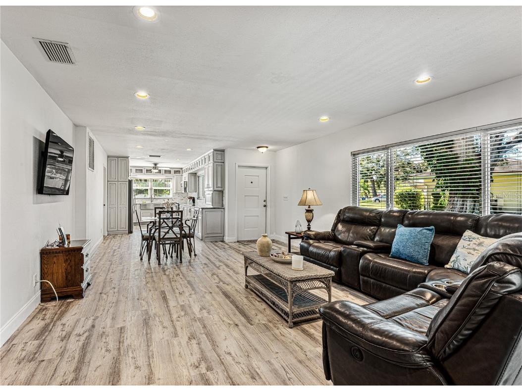 10517 Blossom Lake Drive Seminole FL 33772 TB8432034 image6