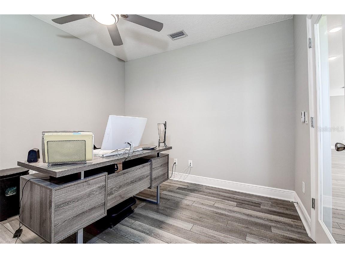 10517 Crestview Heights Avenue Thonotosassa FL 33592 TB8387238 image20