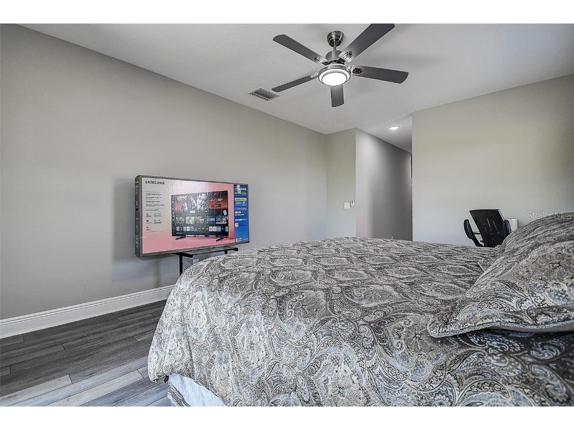 10517 Crestview Heights Avenue Thonotosassa FL 33592 TB8387238 image23