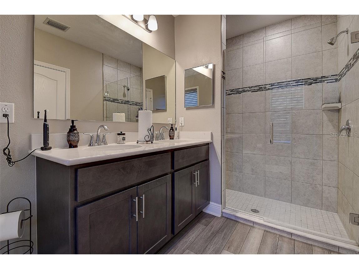 10517 Crestview Heights Avenue Thonotosassa FL 33592 TB8387238 image25