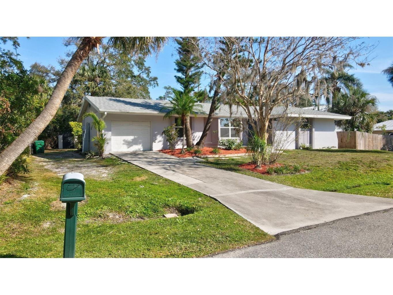 1052 Archer Street Port Charlotte FL 33952 C7505706 image1