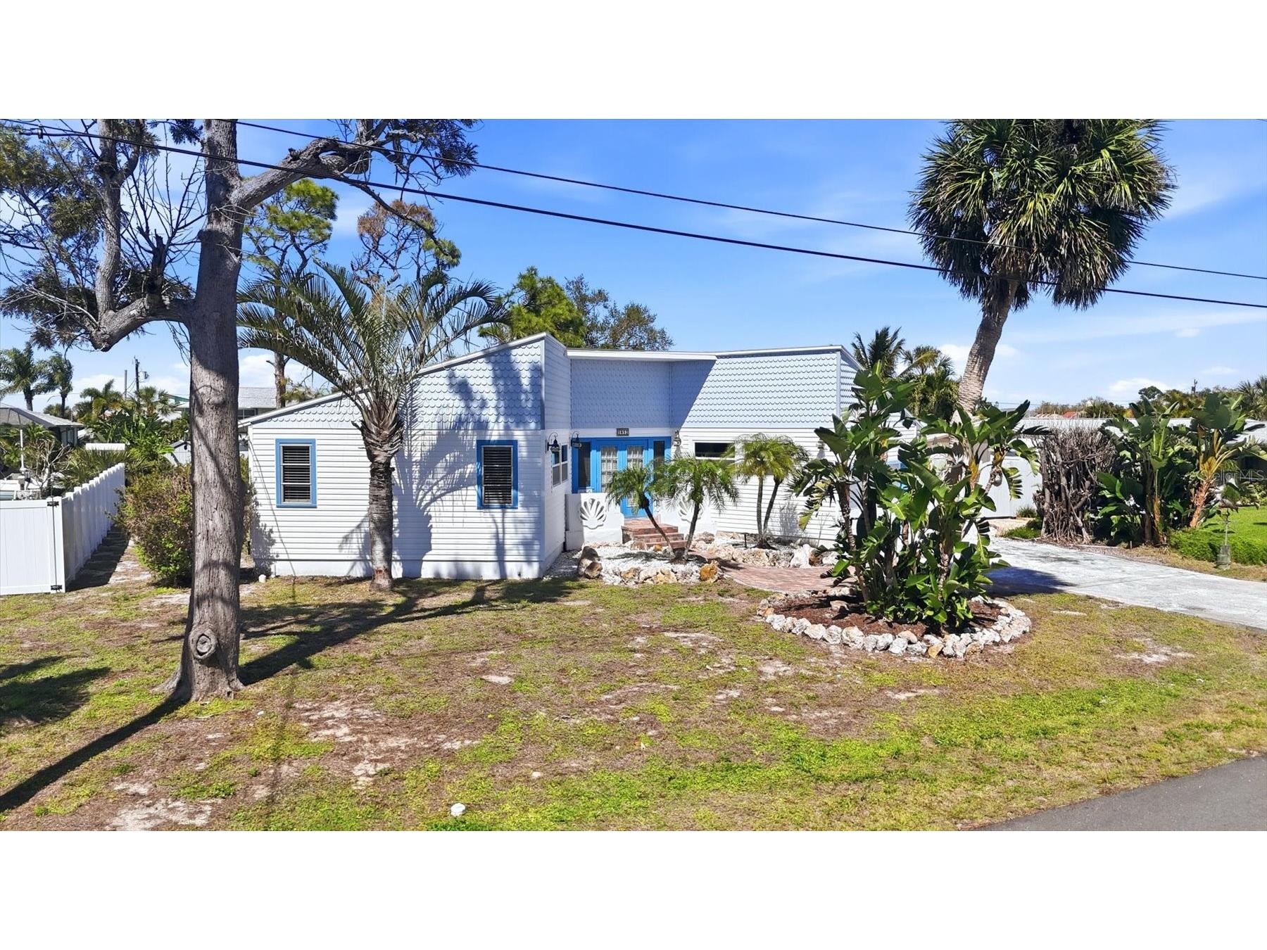 1052 Kant Street Englewood FL 34224 D6146751 image3