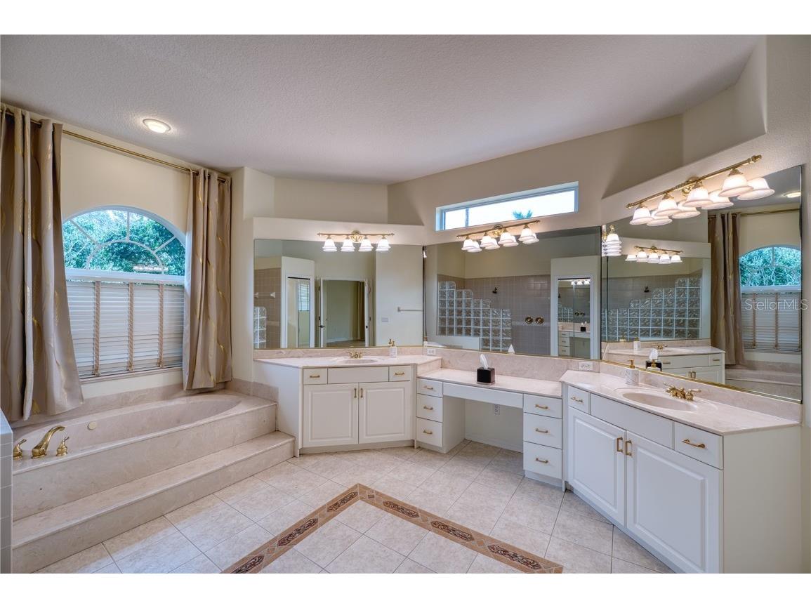 10523 Cheval Place Lakewood Ranch FL 34202 A4637396 image11