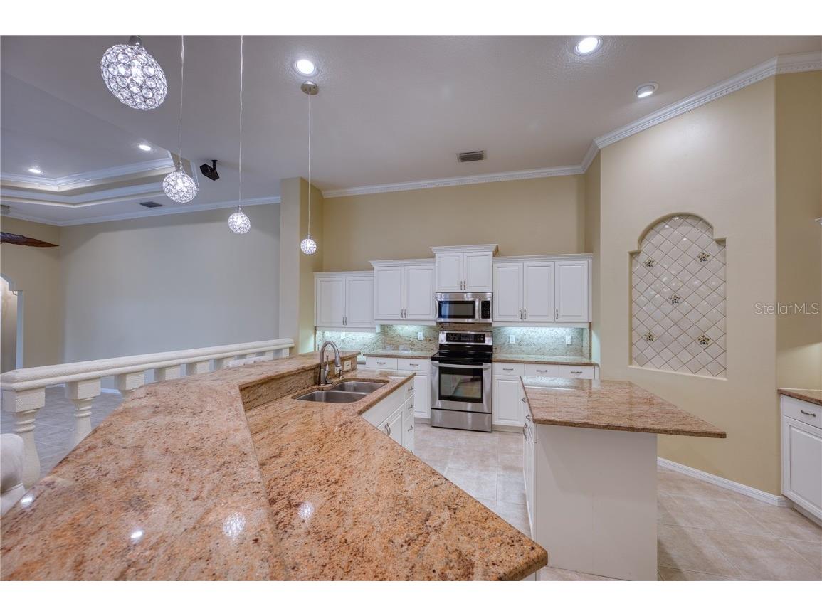 10523 Cheval Place Lakewood Ranch FL 34202 A4637396 image40