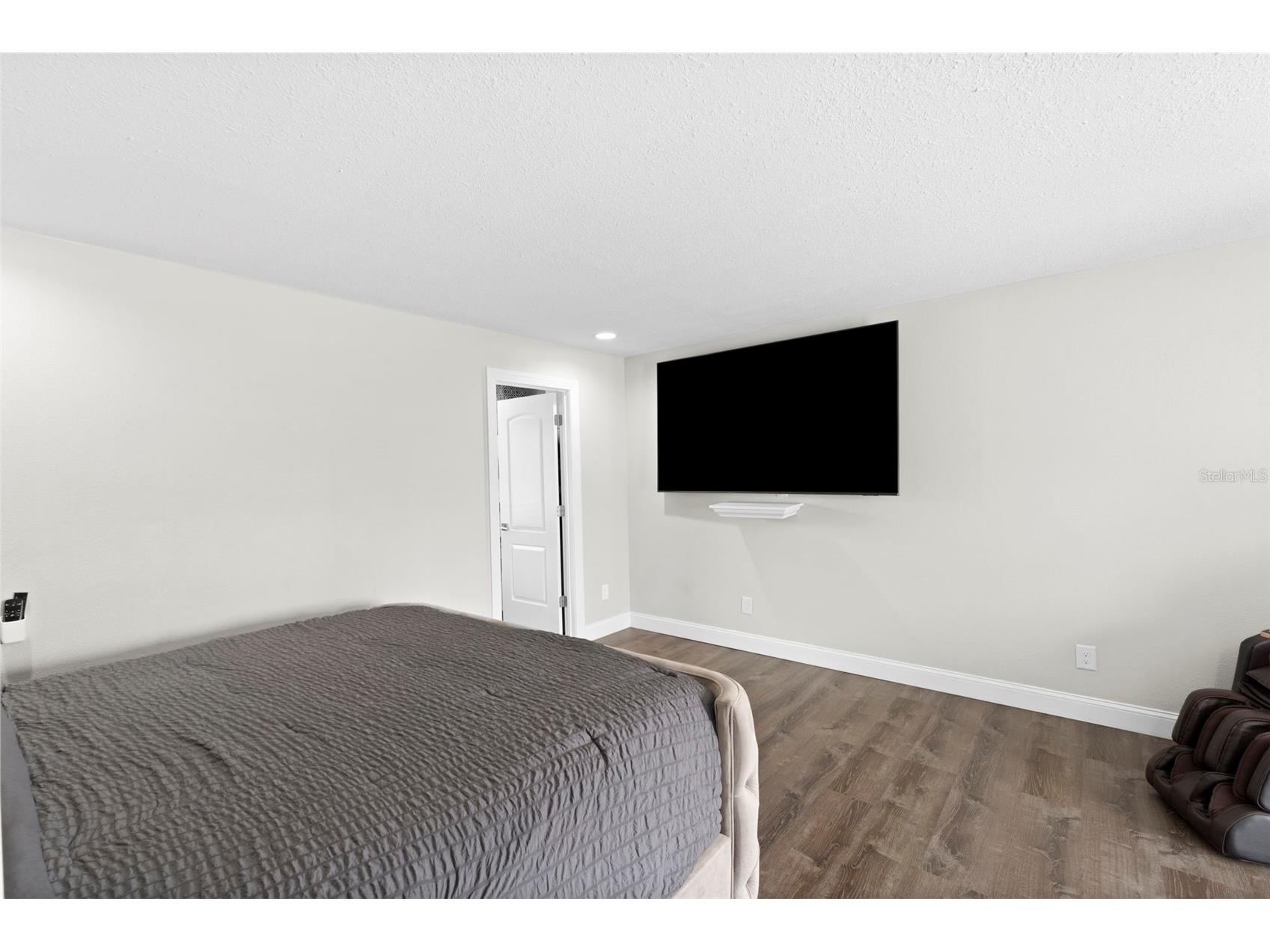 10525 Homestead Drive Tampa FL 33618 TB8490147 image18