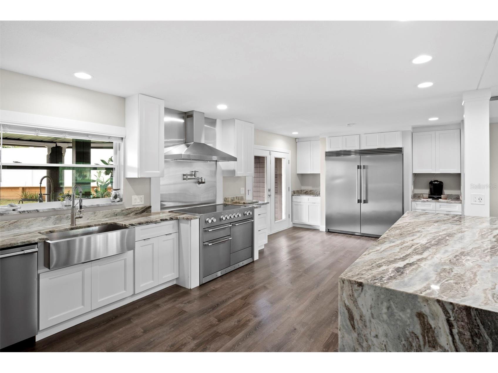 10525 Homestead Drive Tampa FL 33618 TB8490147 image3